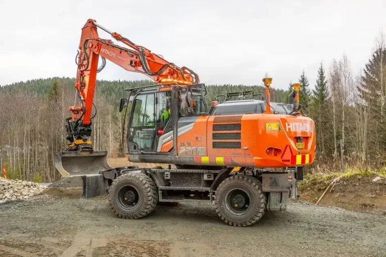 Hitachi 220