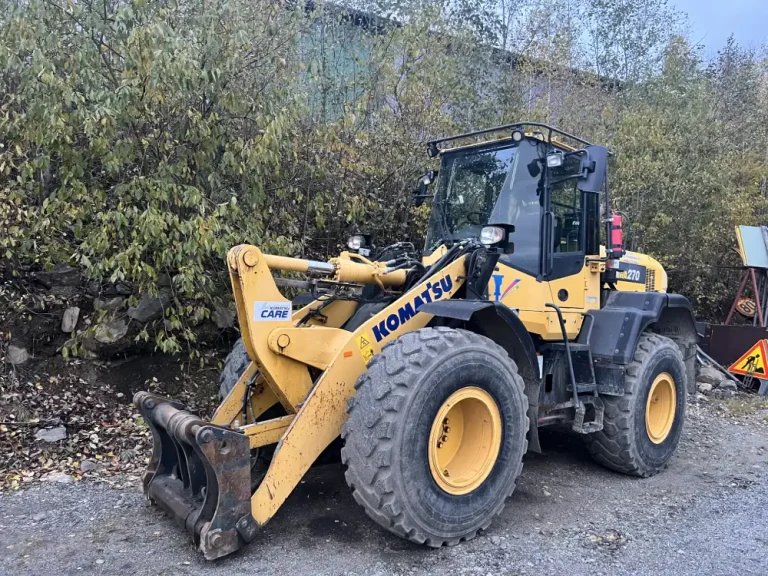 Komatsu 270